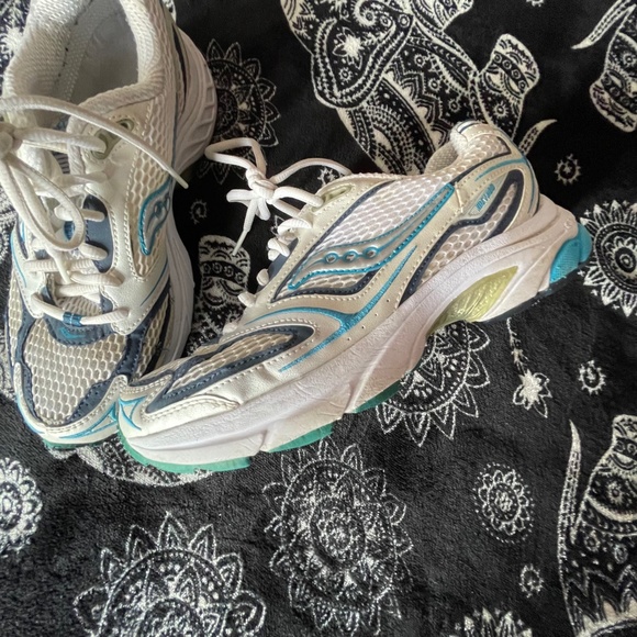 Saucony Ladies Running Shoes Size 8 Grid Style - Picture 8 of 10